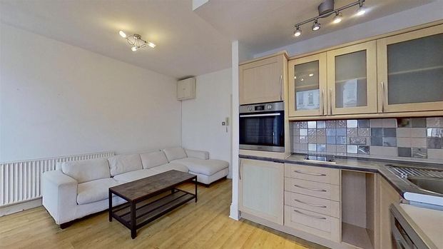 1 bedroom flat to rent - Photo 1