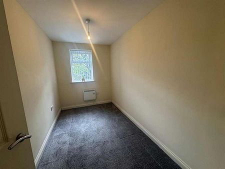 The Plantations, Low Moor, BD12 - Photo 2