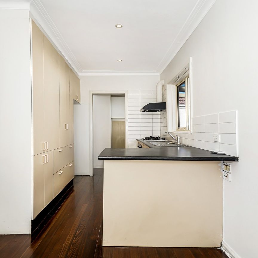 1/4 Lee Avenue, Springvale - Photo 1