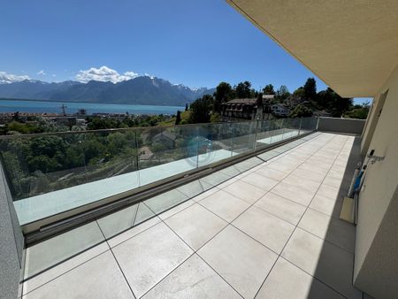 APPARTEMENT DE 2,5 PIÈCES EN ATTIQUE AVEC VUE PANORAMIQUE SUR LE LAC - Photo 2