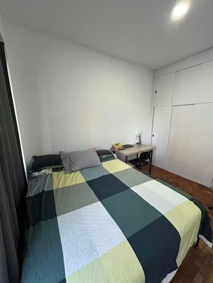 Carrer de Benet Mateu, Barcelona, Catalonia 08034 - Photo 1