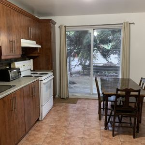 Grand 41/2 Situer Face Au Métro Papineau - Photo 2