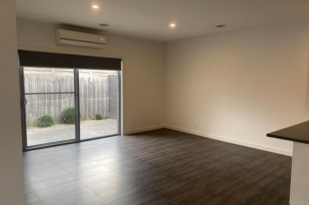 5/157 Hickford Street, Reservoir. - Photo 1