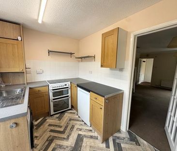 2 bedroom semi-detached house to rent - Photo 6