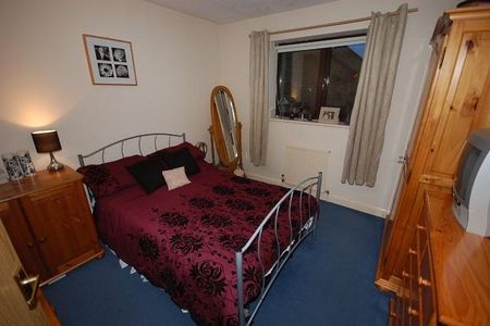 2 bedroom semi-detached house to rent - Photo 2