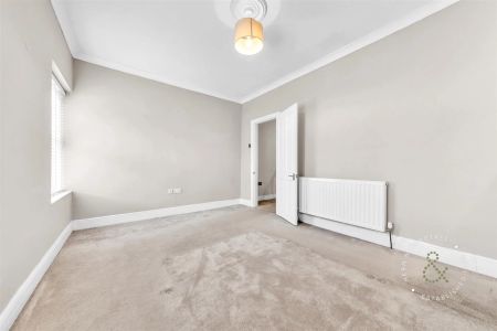 3 Bedroom House - Mid Terrace - Photo 5