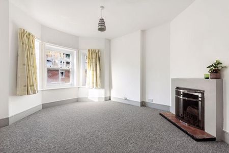 3 bedroom maisonette to rent - Photo 2