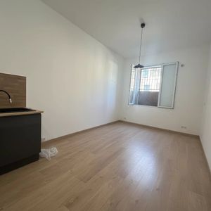 Location Appartement 1 pièce 22m² NIMES 30900 - Photo 2