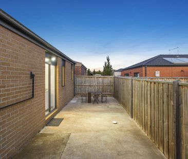 Modern Elegance in the Heart of Strathtulloh - Photo 4