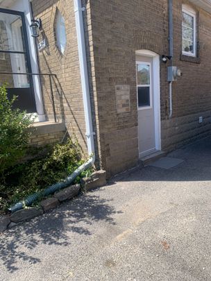 For Lease - 324 Lawrence Avenue, Toronto, Ontario - Photo 1