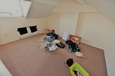 3 bedroom House in Whingate Avenue, Leeds - Photo 5