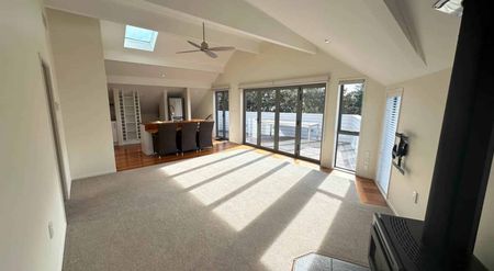 Two bedroom plus a study in Sunnyhills - Photo 5