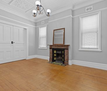 Charming Semi-Detached Home Opposite Marrickville Park - Photo 6