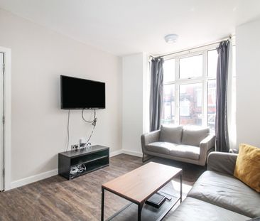 6 bedroom terraced house to rent - Photo 2