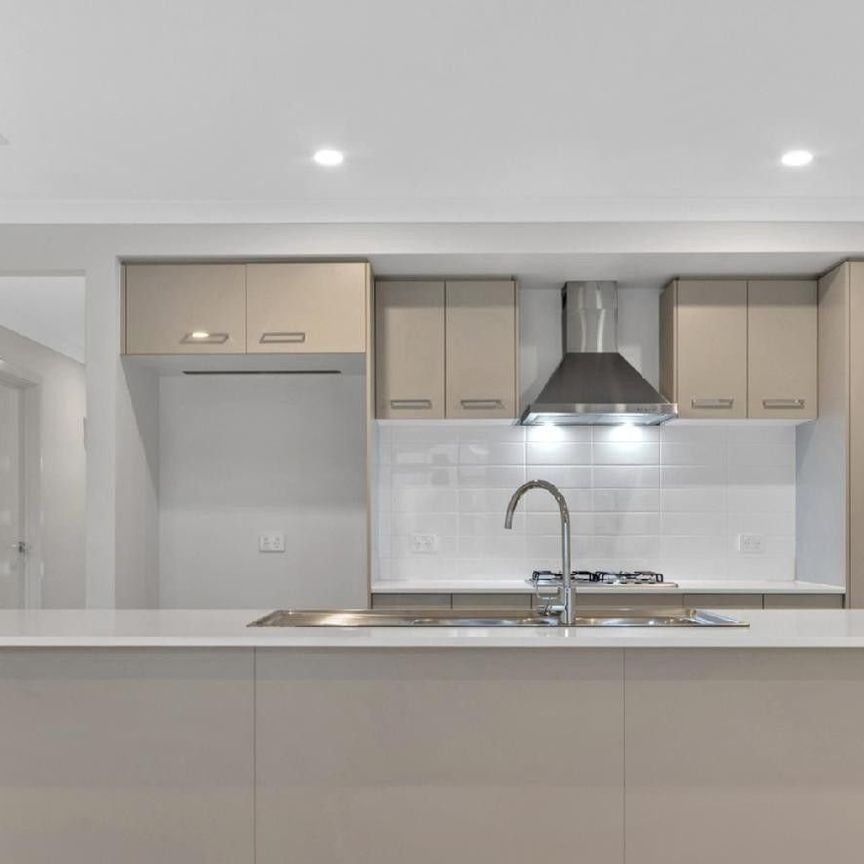 Spacious 4 Bedroom Home in Thornhill Park - Photo 1