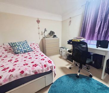 2 bedroom apartment to rent Chichester Court, Pevensey Garden, Wort... - Photo 2