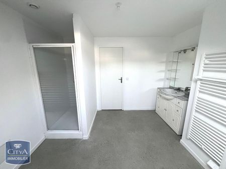 Location Appartement 3 pièces 113m² CHINON 37500 - Photo 3