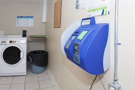 Located steps to uOttawa and minutes to Downtown Ottawa. - Photo 2