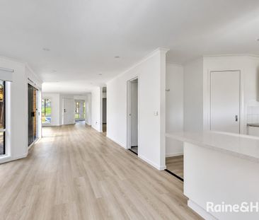 Spacious Family Living in the Heart of Roxburgh Park - Photo 1