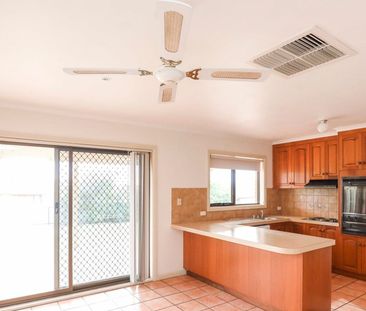 Spacious Family Living in a Quiet Court Location - Photo 5