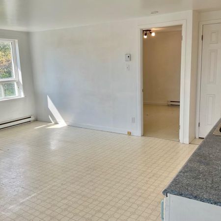 3 1/2 L’Islet-sur-mer libre immédiatement. - Photo 3