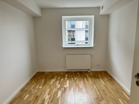 Dejlig lys 3 vær. lejlighed i nyere ejendom - Foto 3