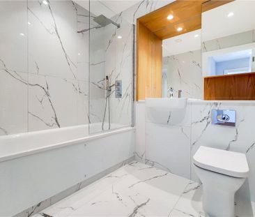 Excellent two-bedroom, two-bathroom flat within Wimbledon Grounds, ... - Photo 6