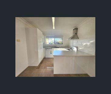 Looking for the perfect family home in a quiet and peaceful location? - Photo 6