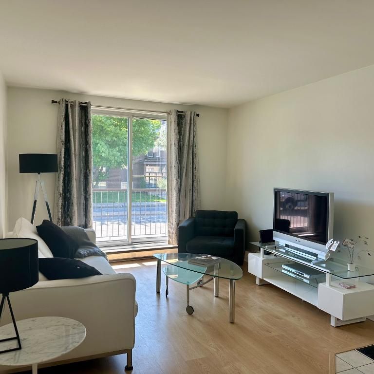 Au centre de Repentigny appartements 41/2 à Louer - Photo 1