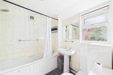 3 bedroom terraced house to rent - Photo 3