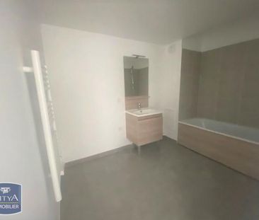Location Appartement 3 pièces 62m² LE BLANC MESNIL 93150 - Photo 2