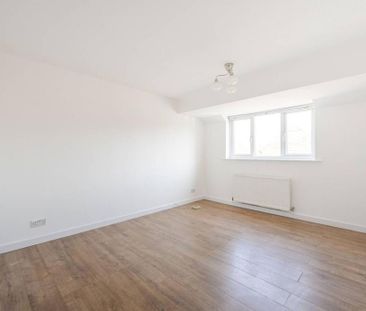 5 bedroom detached house to rent - Photo 2