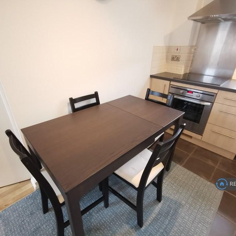 1 bedroom flat to rent - Photo 1