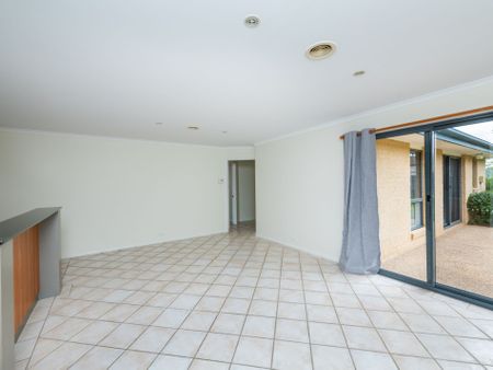 4 Unwin Avenue, Jerrabomberra - Photo 2