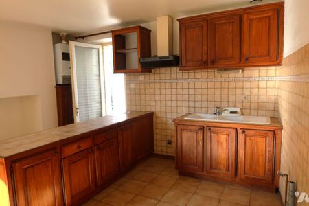 MAISON env. 39m2 hab, comprenant de plain-pied : - pièce principale avec coin-cuisine aménagé,... - Photo 5