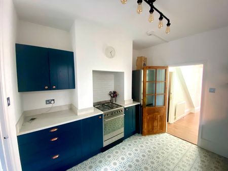1 Bed Flat, Calabria Road, N5 - Photo 2