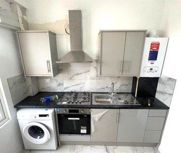 4 bedroom maisonette to rent - Photo 2