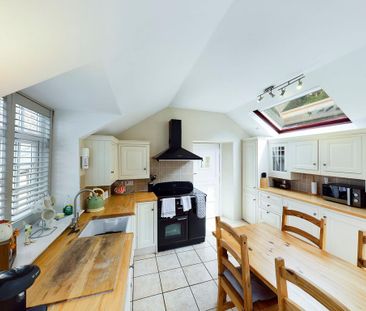 2 bedroom coach house to rent - Photo 6