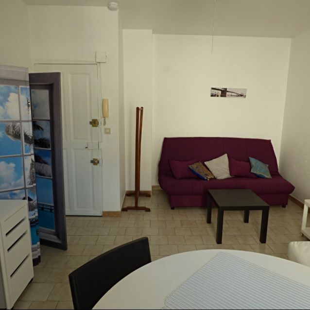 AVIGNON INTRA MUROS: T1 climatisé en coeur de ville et en zone piétonne, idéal pour le Festival ou en août pour découvrir Avignon - Photo 1