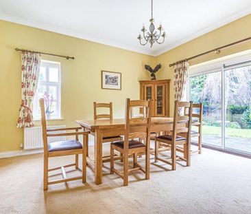 6 bedroom detached bungalow to rent - Photo 2