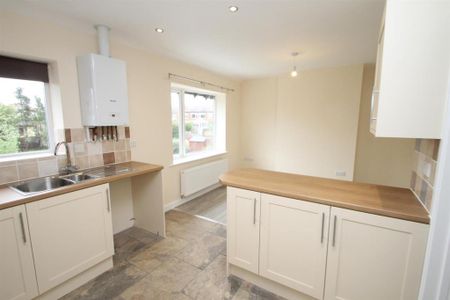 2 bedroom flat to rent - Photo 3