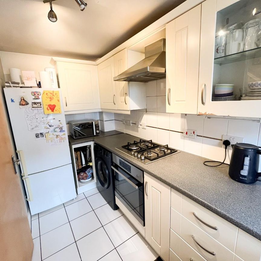 Whitehall Road, Bristol - Photo 1