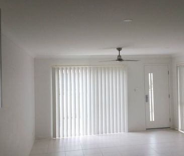 Your Perfect Pimpama Townhouse Awaits - Photo 1