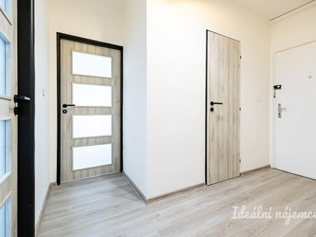 Pronájem bytu 2+kk 38 m2 - Fotografie 4