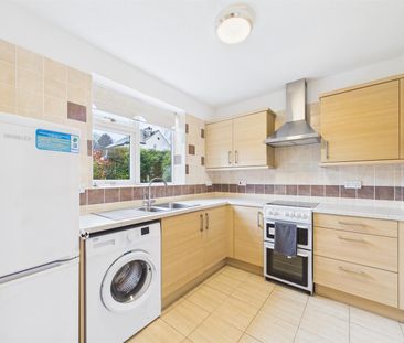 Garden Court, Birkenhead, 2 bedroom, Apartment - Photo 2