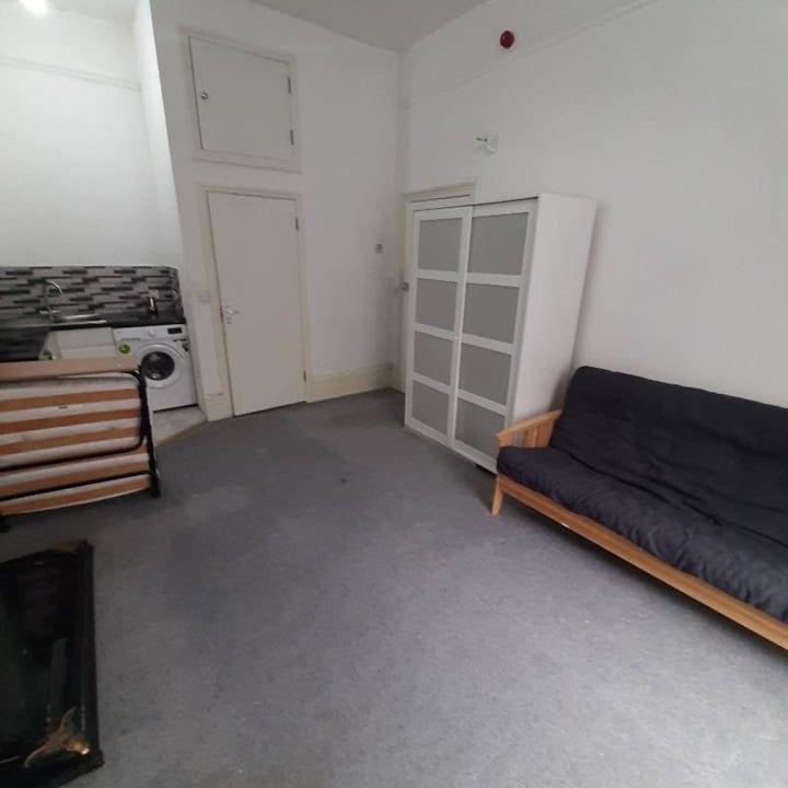 Studio Flat, Pimlico, SW1V - Photo 1