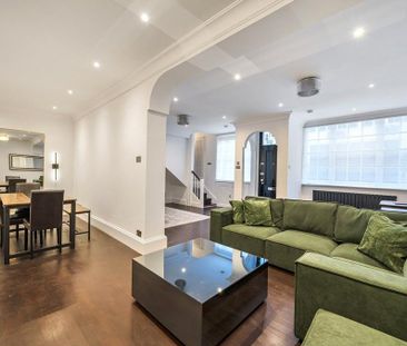 3 bedroom mews to rent - Photo 1