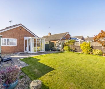 2 bedroom detached bungalow to rent - Photo 2