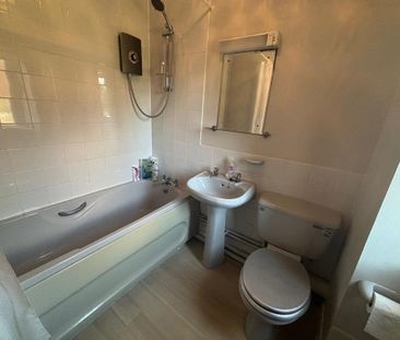 1 bedroom ground floor flat to rent - Photo 4