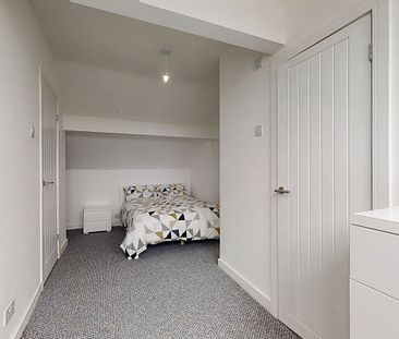 Modern 3-Bed Ensuite Student Property Near Town Center - Photo 3